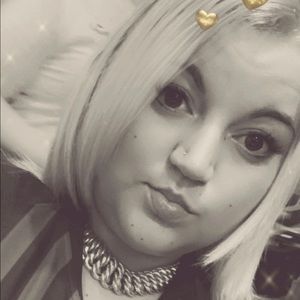 Meet your Posher, Adriana